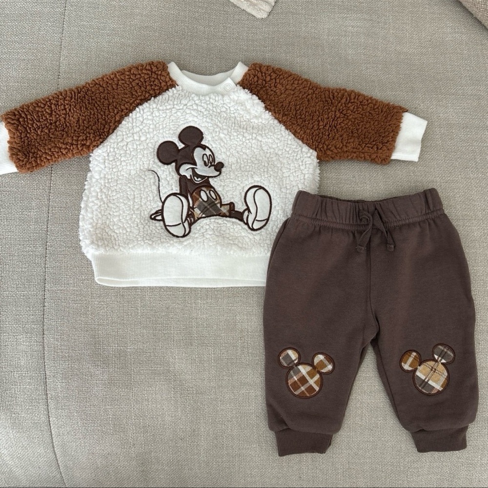 Disney Baby’s Mickey Mouse 2 Piece Outfit